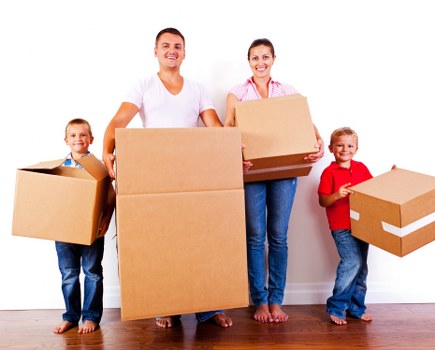 House removalists in Sweden packing fragile household items carefully
